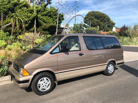 ford minivan models 1990.